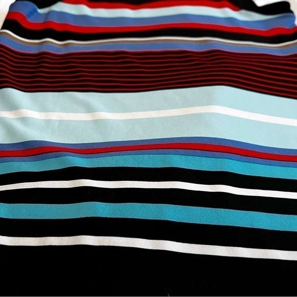 Stripped sleeveless form fitting top size medium - Picture 5 of 5